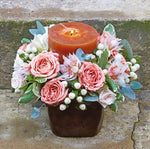 Load image into Gallery viewer, Simply Flower Arranging - A Step-by-Step Guide - FlowerBox
